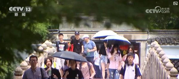 大彩配资 多措并举应对高温“烤”验：防暑降温保生产保民生 为群众安全度夏保驾护航
