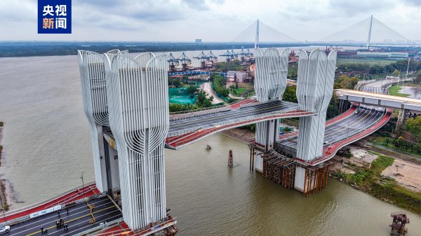 郑州配资网 华中地区首座开启桥全线建成试通车